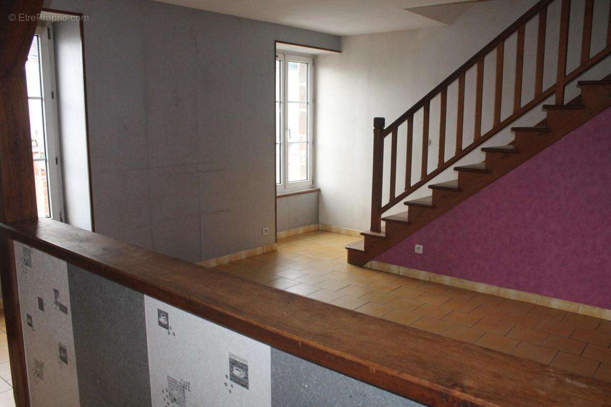 Appartement à FRESNAY-SUR-SARTHE