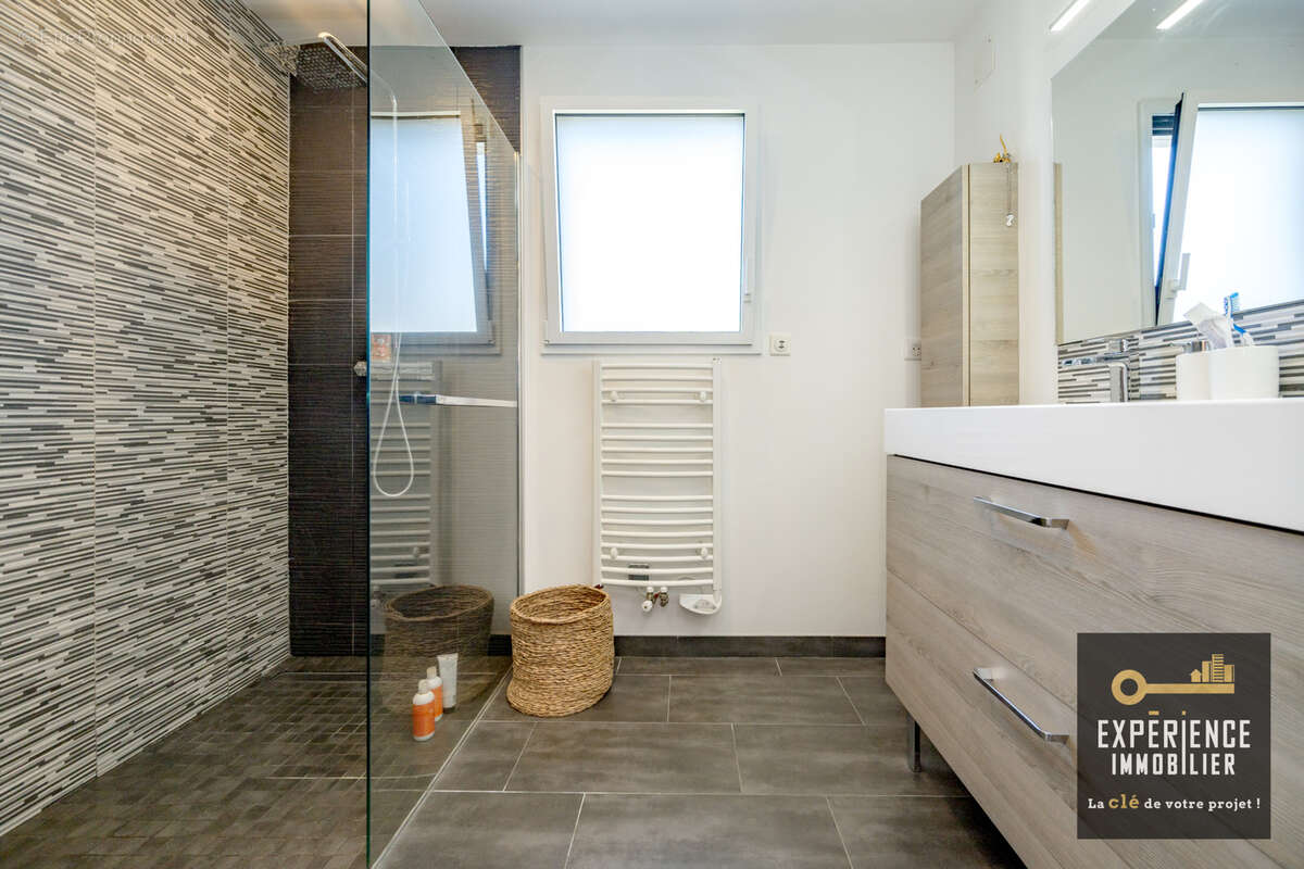 Contemporaine en plein bourg de ploufragan - photo 12
