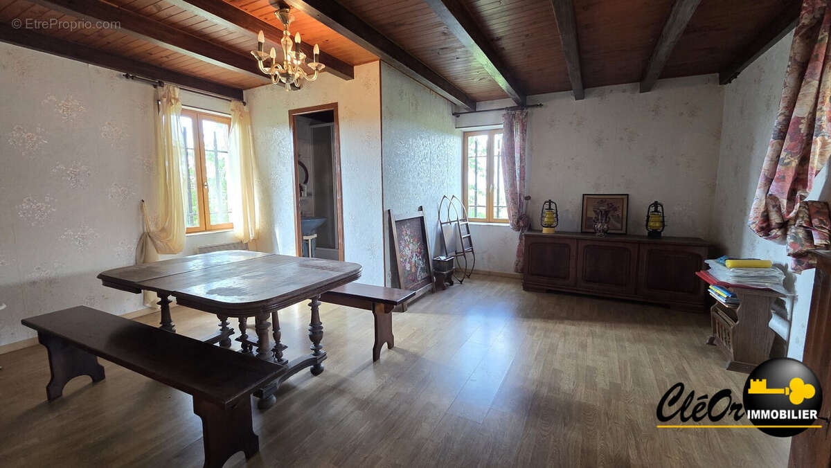 Maison 81 m² à Mouthier-En-Bresse  - photo 2