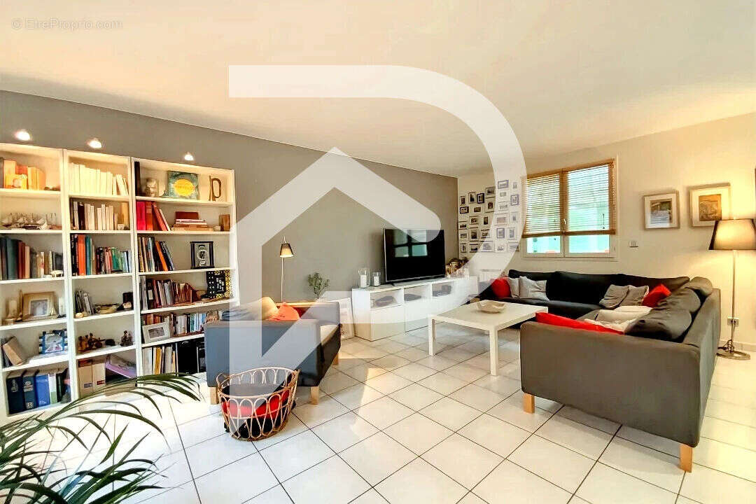 Maison à OZOIR-LA-FERRIERE