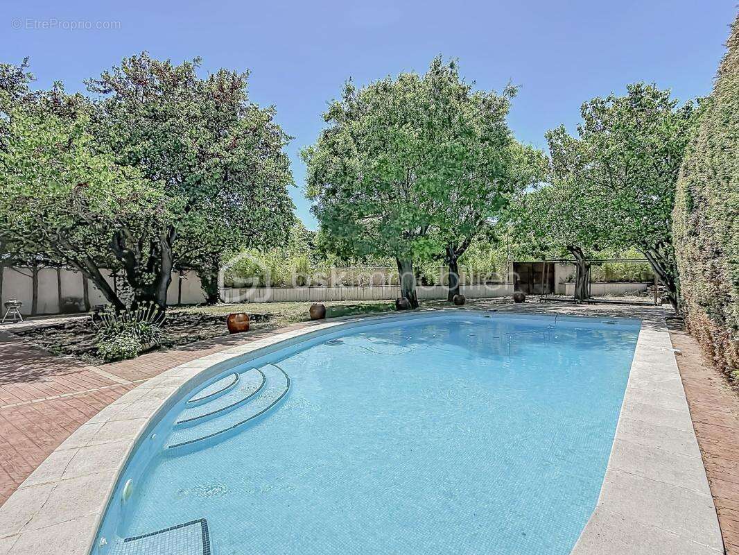 *** villa d’exception de 260 m² avec piscine – lattes (boirargues) *** - photo 2