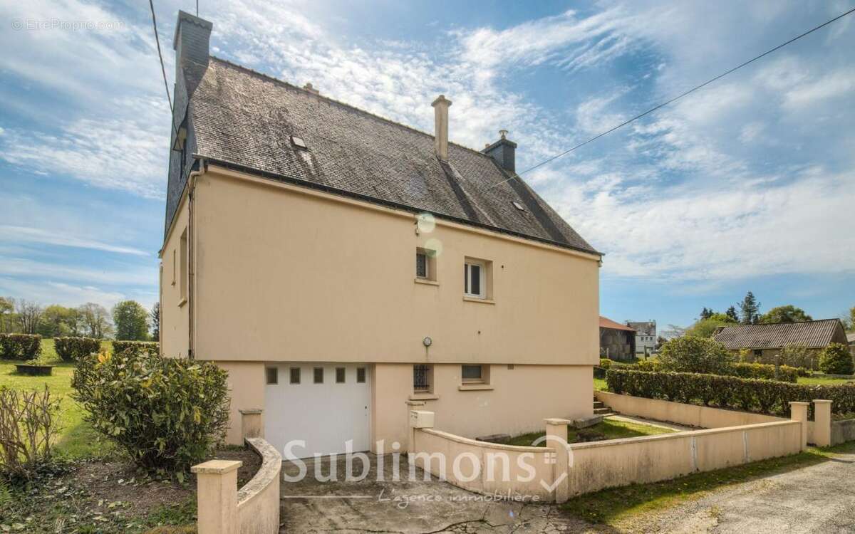 Maison à SAINT-CARADEC-TREGOMEL