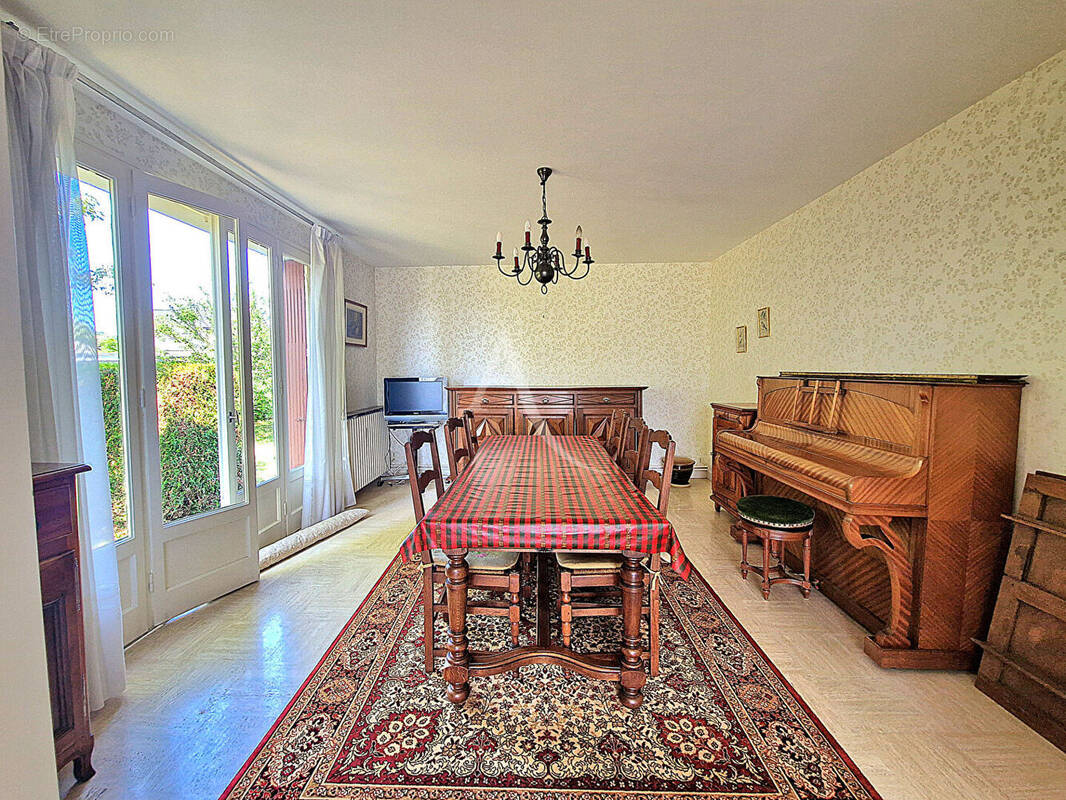 Maison à CHATEAUNEUF-SUR-SARTHE