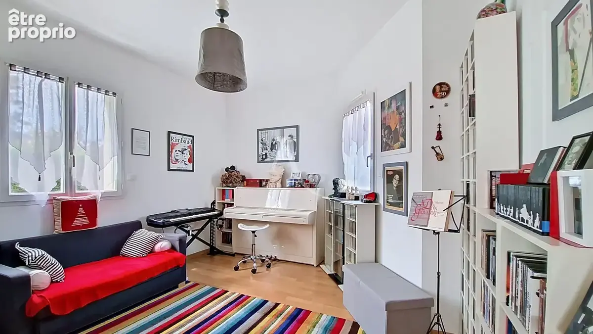 Briollay - Maison récente de plus de 220 m² avec de belles prestations - photo 9