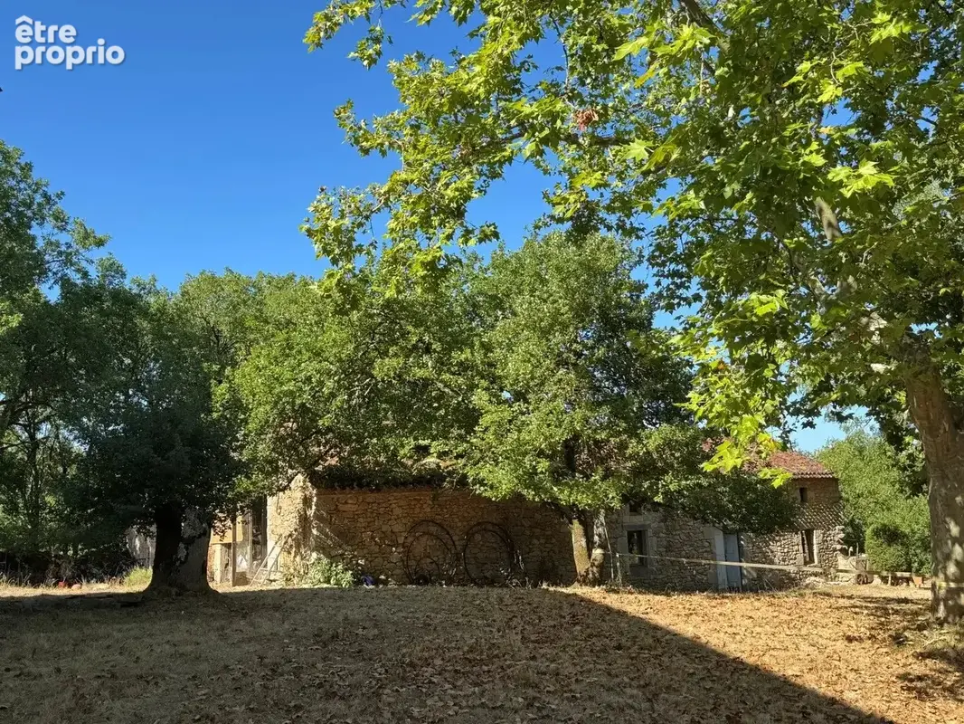 Ensemble immobilier en pierre avec 15 ha de terrain. - photo 15