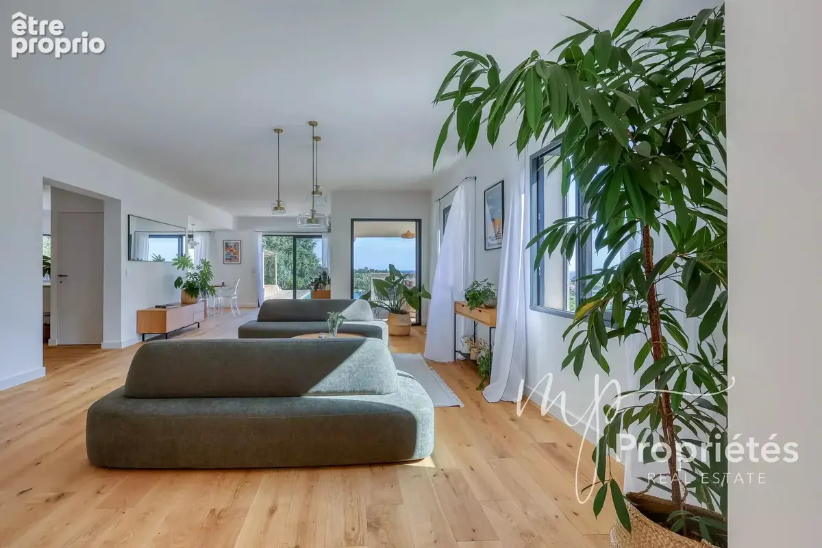 À VENDRE – Cavalaire-sur-Mer – Villa contemporaine avec vue mer 4 suites et prestations haut de gamme - photo 10