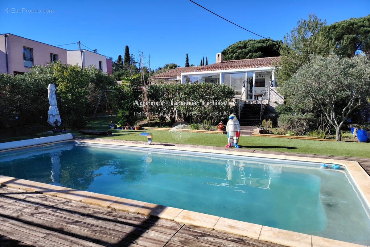 Maison à FREJUS