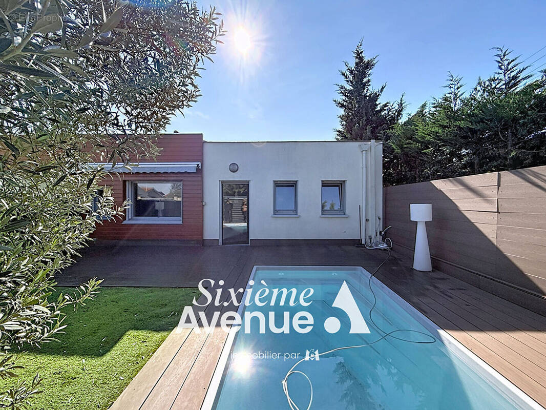 Maison à DECINES-CHARPIEU