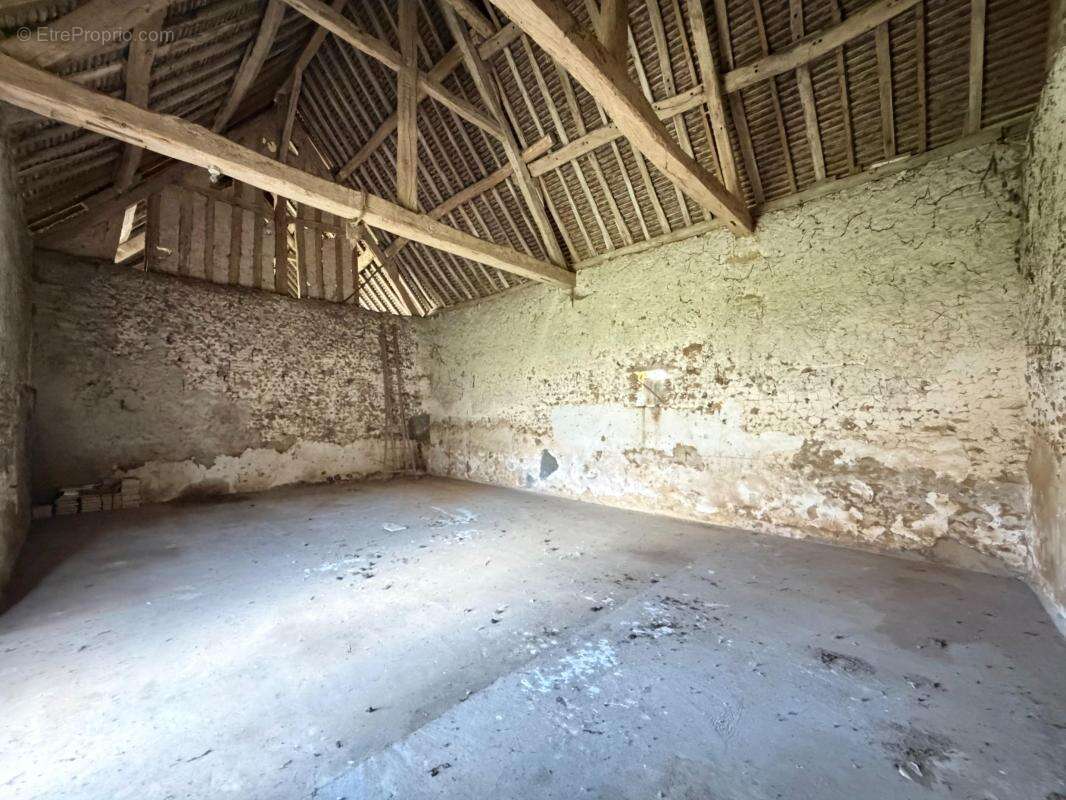 ST LUBIN DE LA HAYE (28) - Grange à aménager - 120m² - photo 3