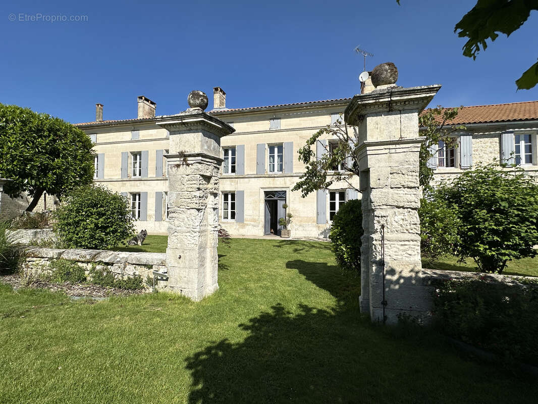 Maison à JURIGNAC