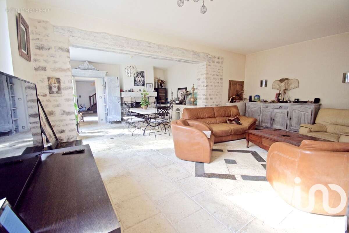 Maison 265 m² à Thignonville  - photo 4
