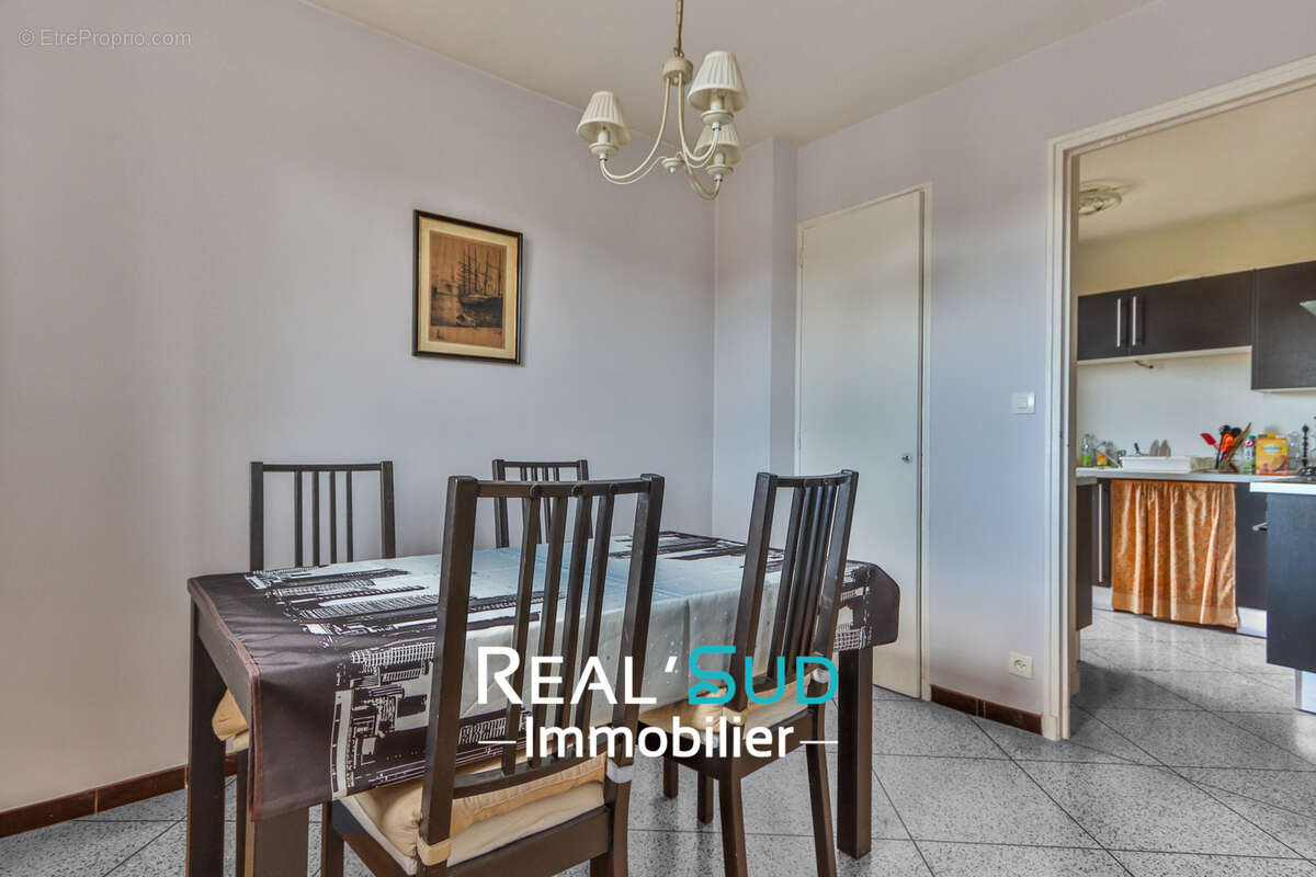 Appartement à MARSEILLE-9E