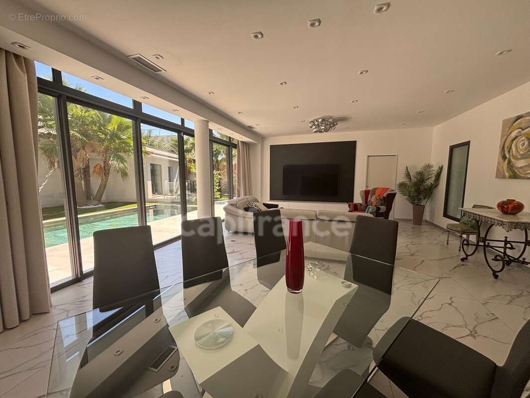 Grau d'agde, villa contemporaine p7 avec double garage, prestations luxueuses proche mer, secteur calme - photo 5