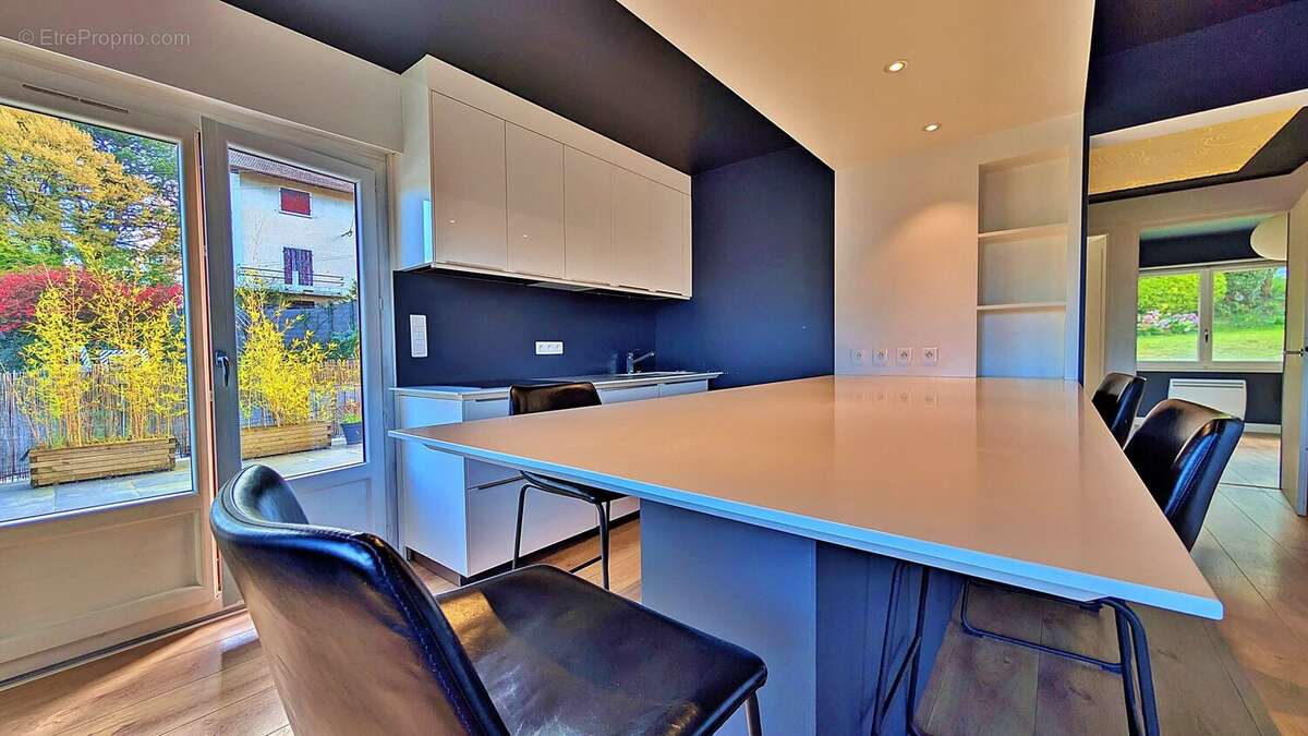 Appartement à EVIAN-LES-BAINS