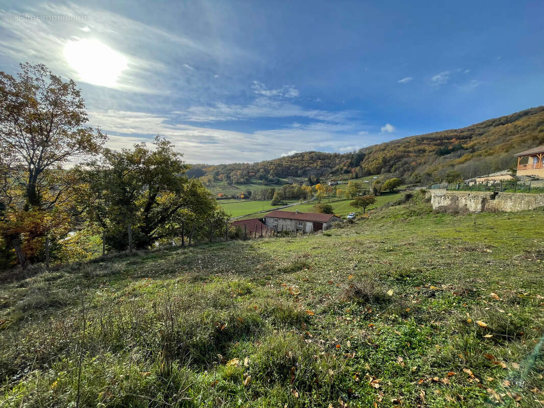 Terrain à CHUYER