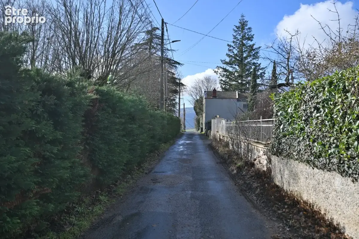 VAUGNERAY - Terrain à bâtir pour une maison P5 à étage + garage - photo 6