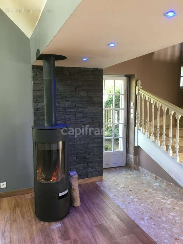 Maison en pierre avec plus d’un hectare de terrain – Berrien - photo 16