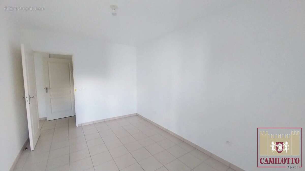 Appartement à EPERNON