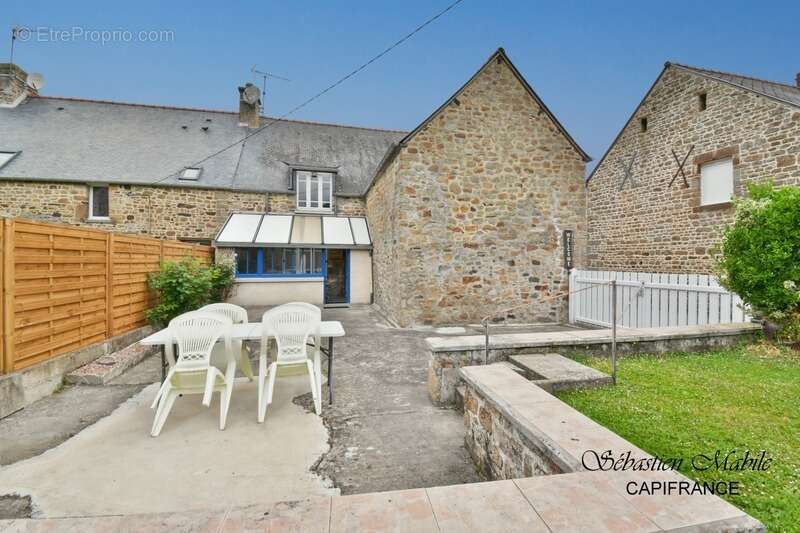 Maison à ROZ-SUR-COUESNON