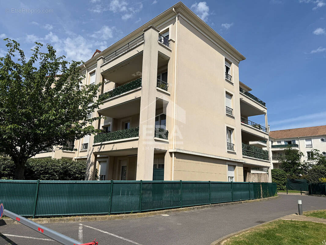 Appartement à PONTAULT-COMBAULT