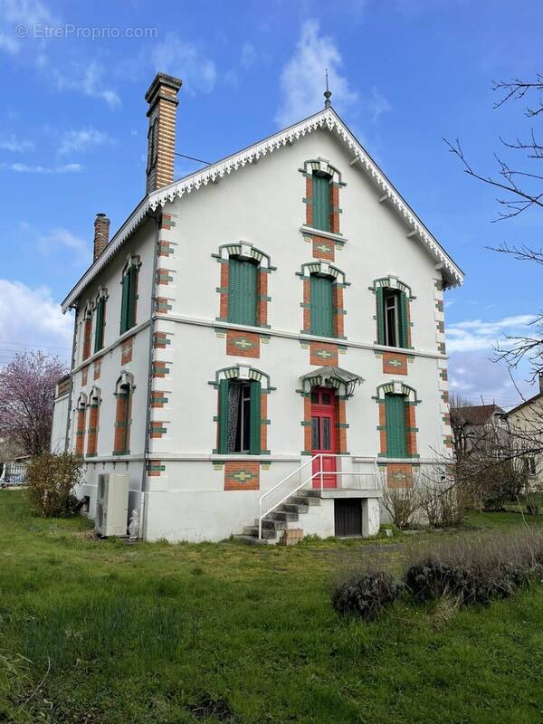 Maison à SAINT-ASTIER
