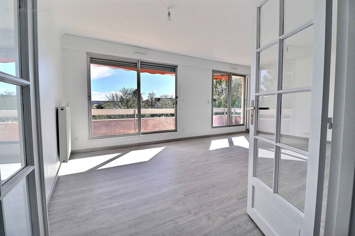 Appartement à MAREIL-MARLY