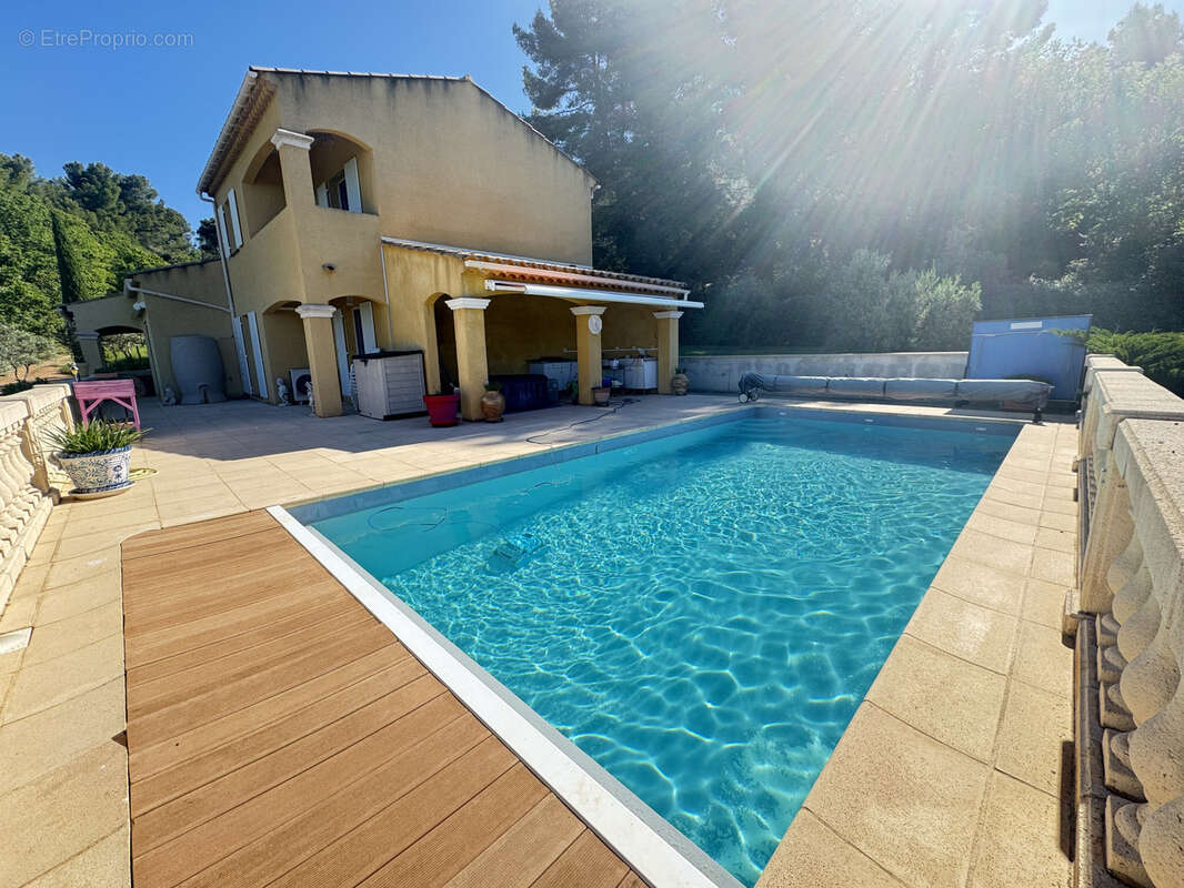 À vendre à Aups   Superbe villa récente avec piscine - photo 3