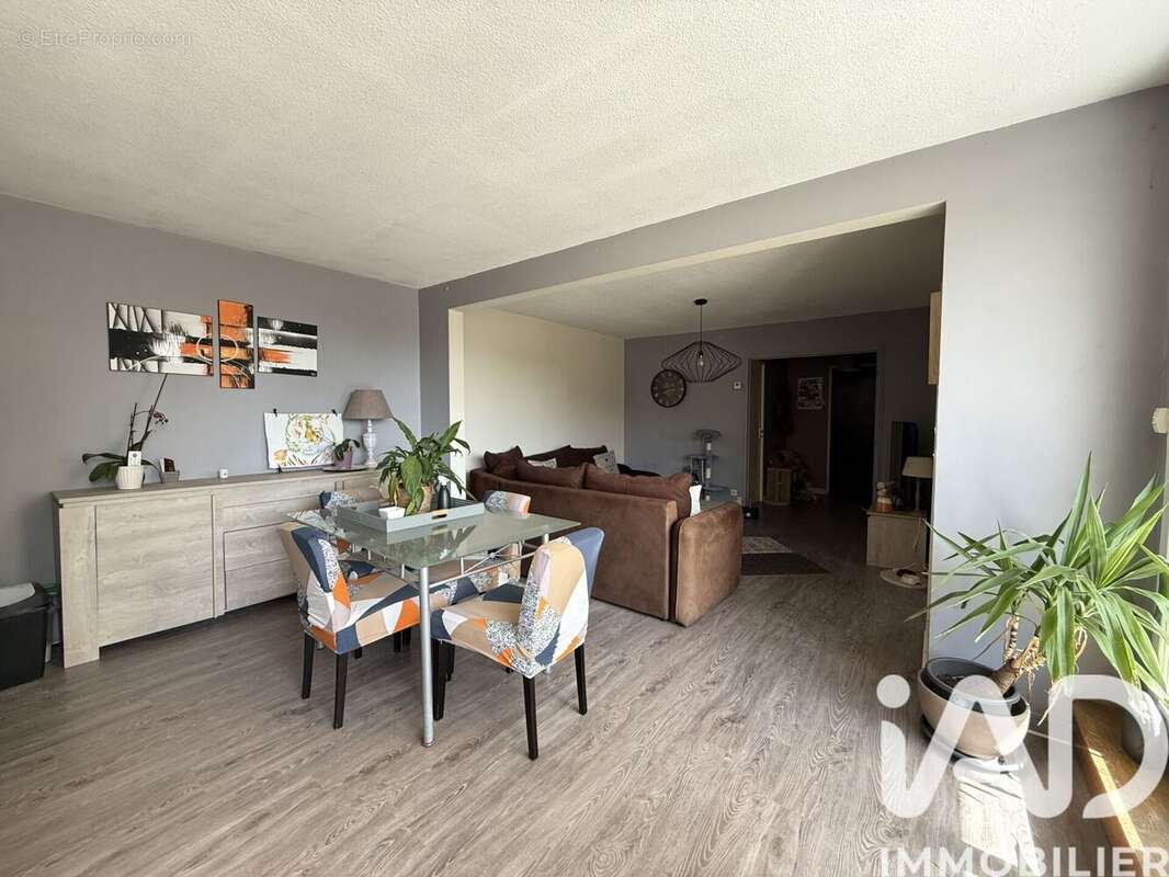 Photo 2 - Appartement à VAUX-LE-PENIL