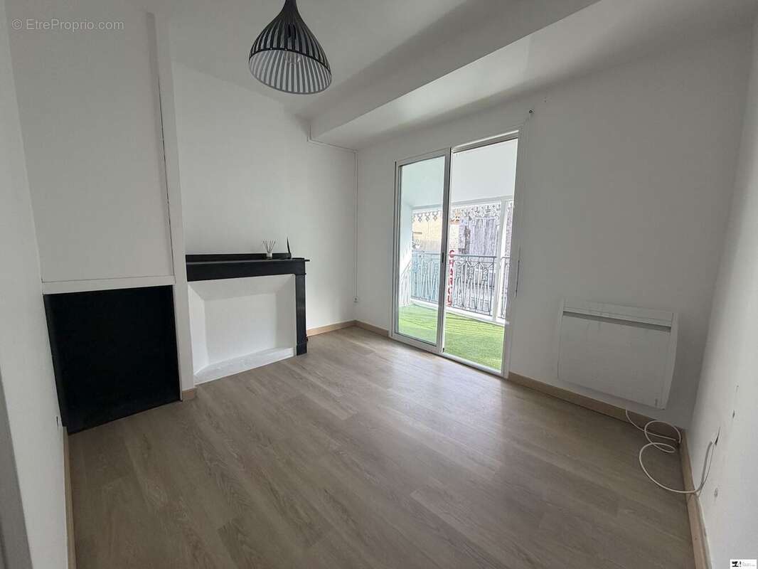 Appartement à CAZERES
