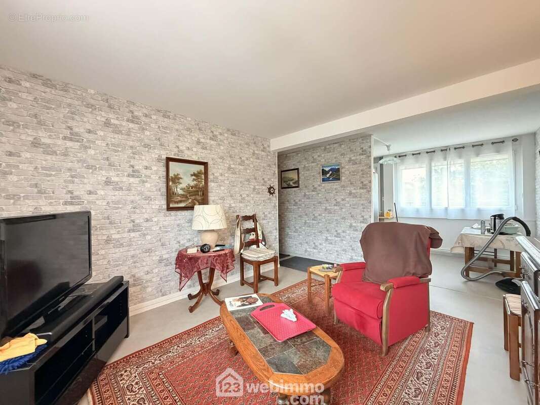 Une pièce de vie trés agréable avec ... - Appartement à LAON