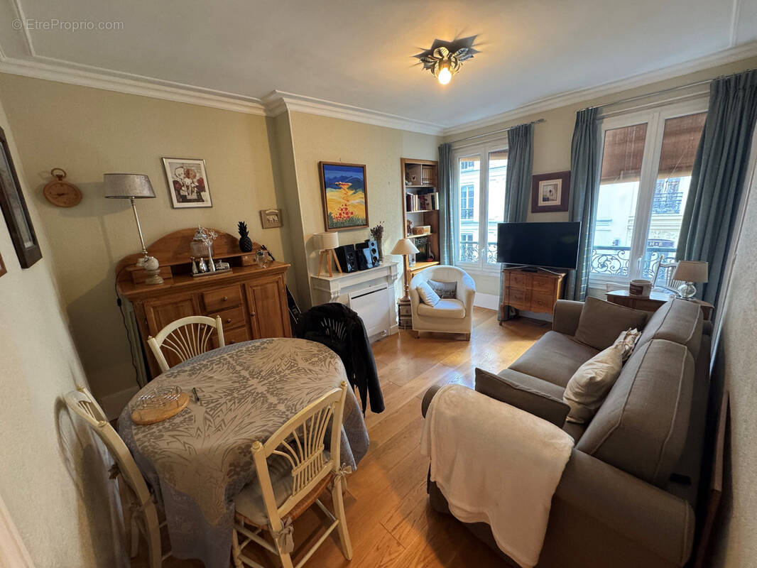 Appartement à PARIS-11E