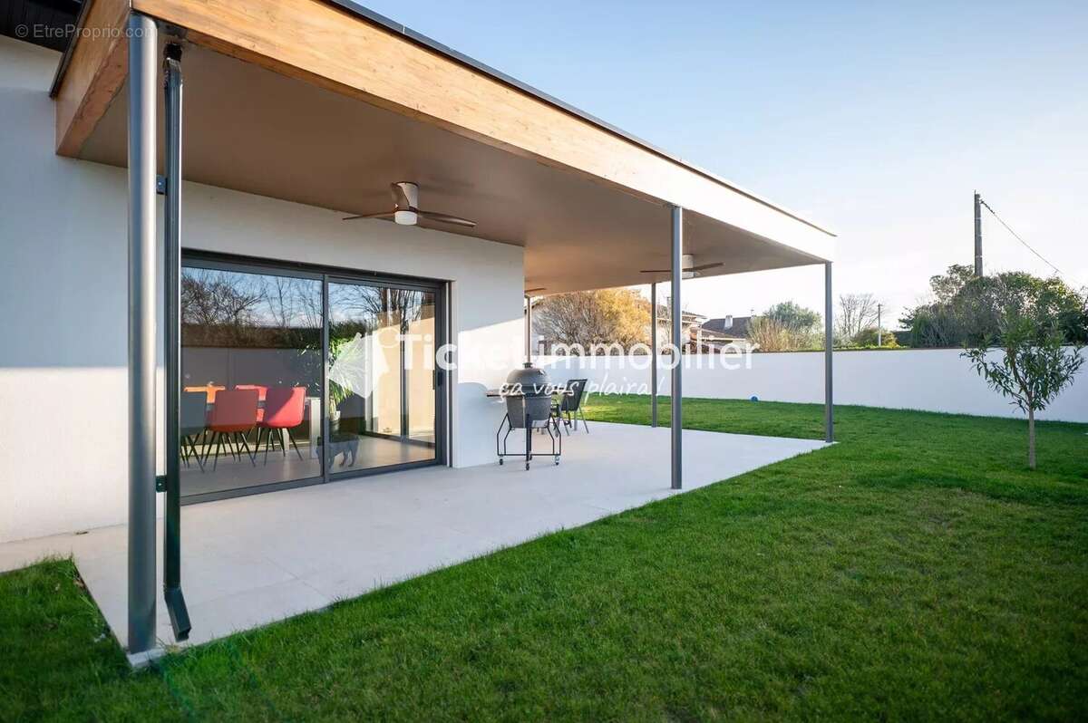 Maison à LA SALVETAT-SAINT-GILLES