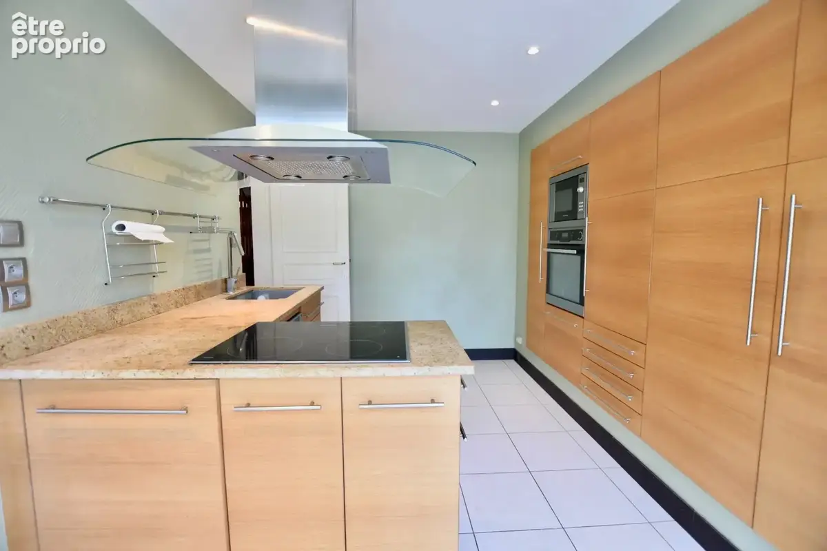 Maison avec jardin en bon état dans quartier résidentiel ! - photo 5