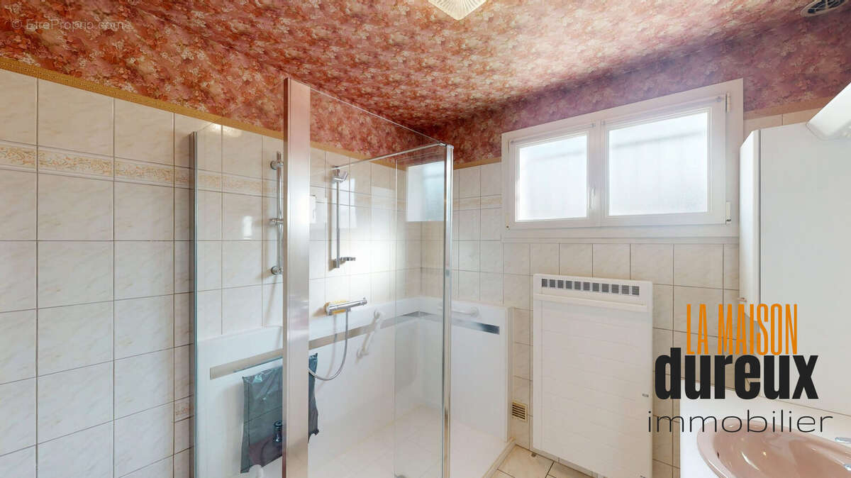 Maison à GRAY-LA-VILLE