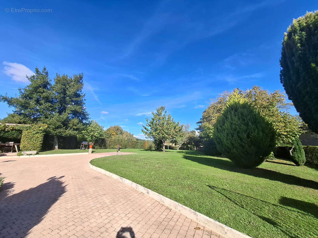 Maison à COULOMMIERS