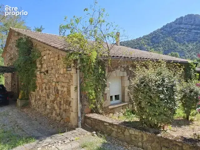 Grande batisse proche banne - photo 8
