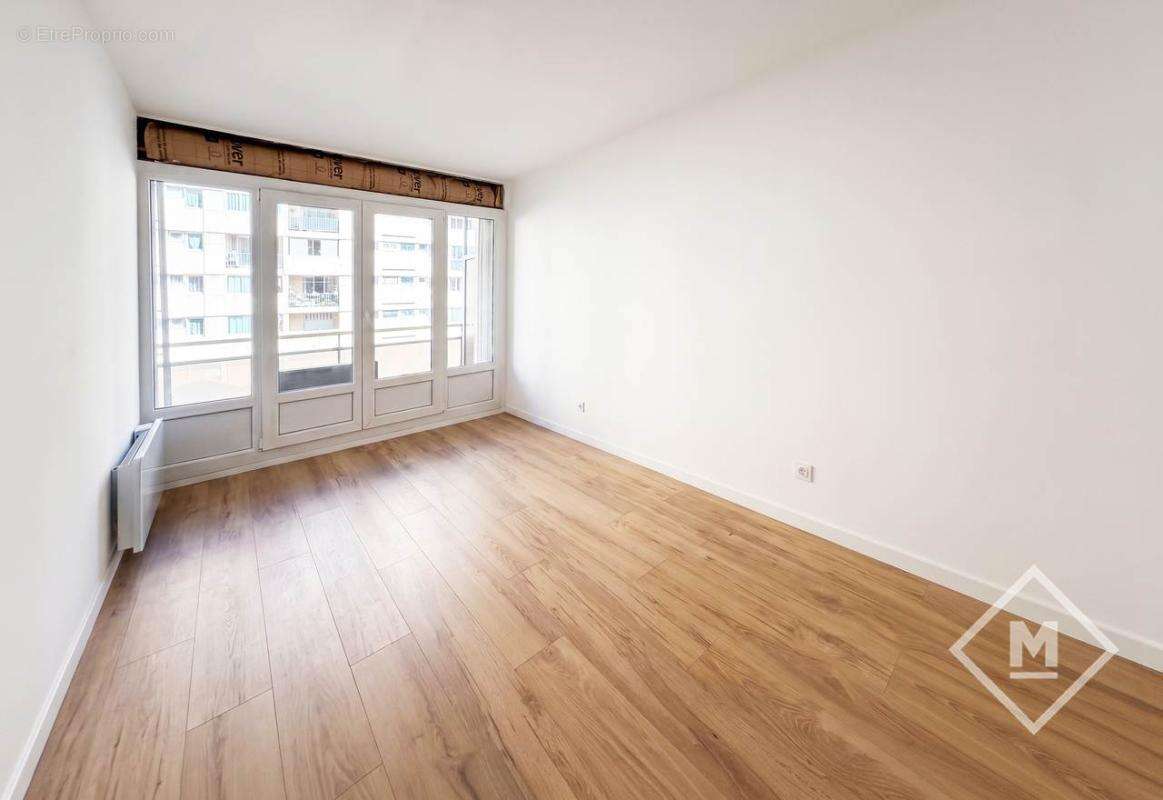 Appartement à MARSEILLE-4E