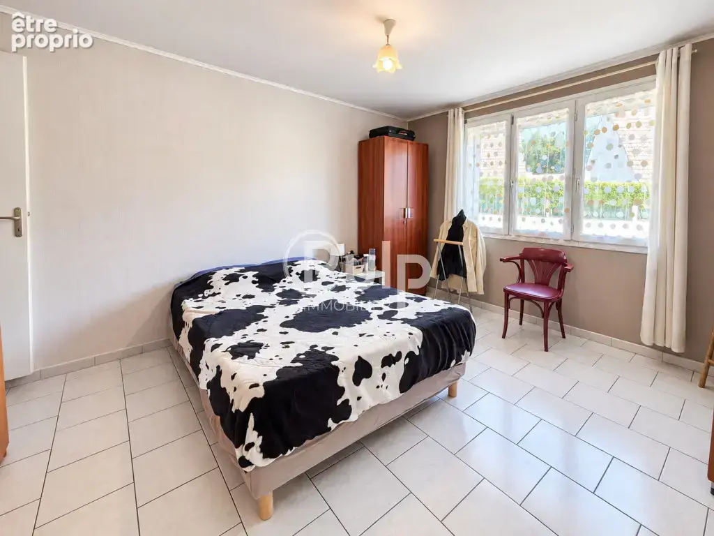 maison de résidence , 4 chambres , semi plain-pied - photo 4