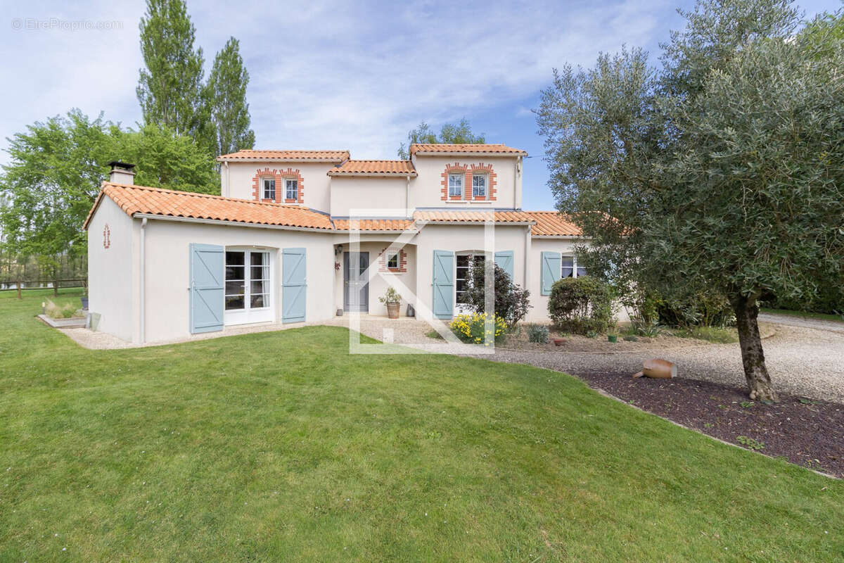 Maison à CERIZAY