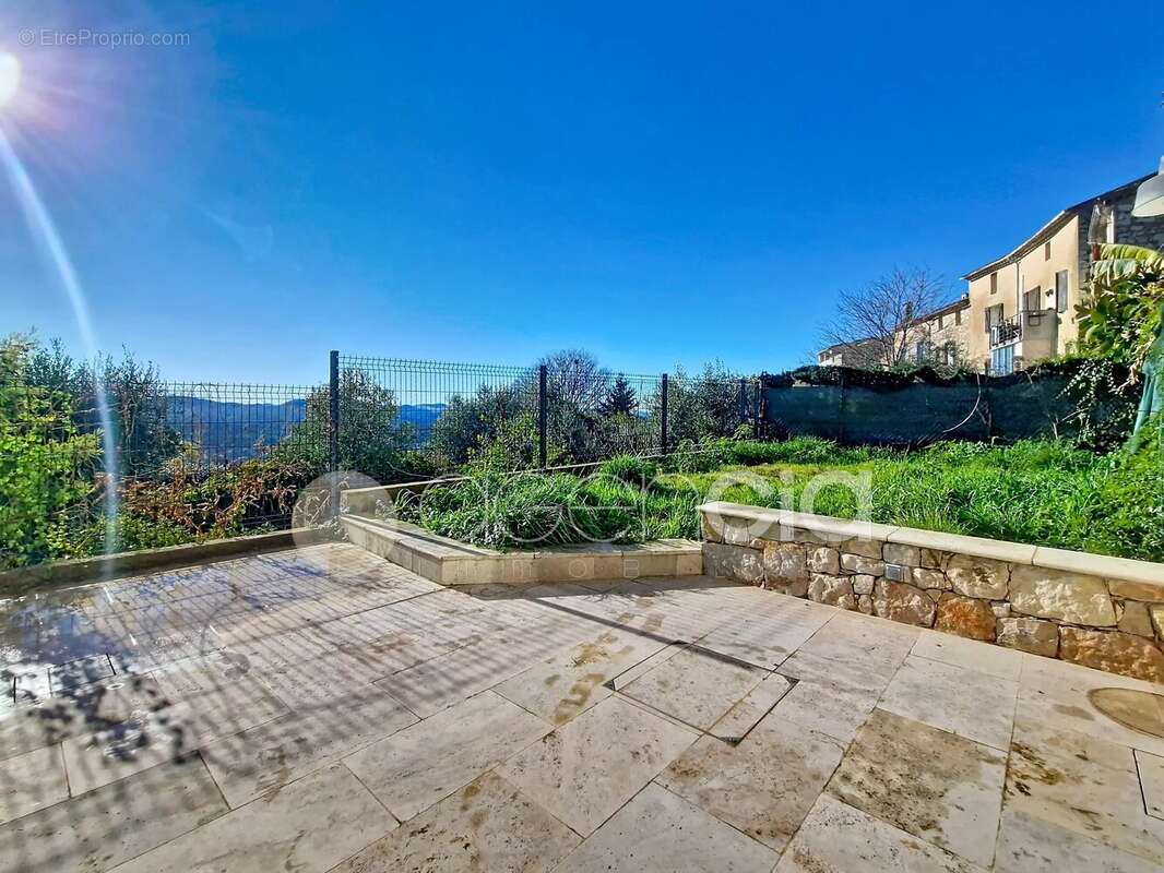 Appartement à SPERACEDES