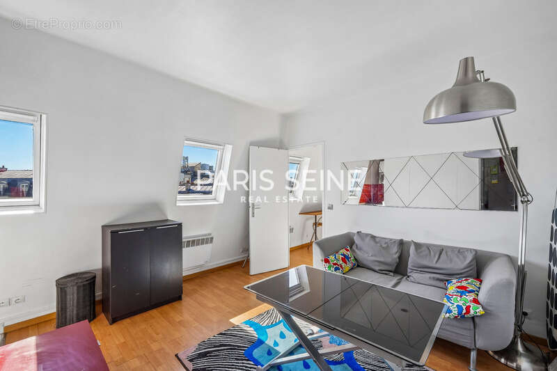 Appartement à PARIS-8E