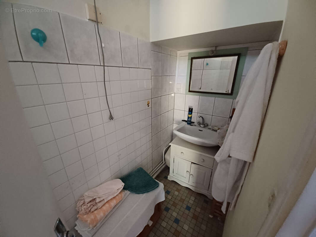 Maison de village, dans un endroit calme, d'env 79m2 hab. avec cour attenante. - photo 10