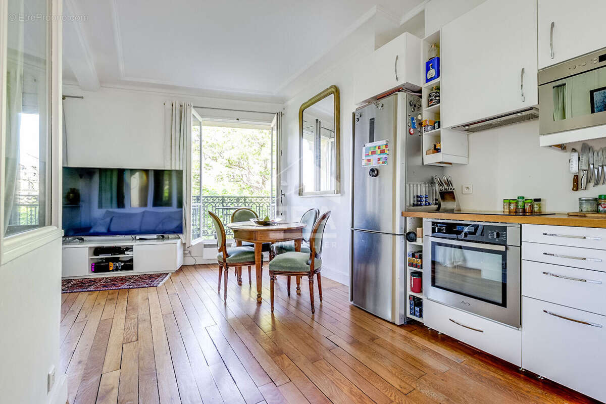 Appartement à PARIS-17E