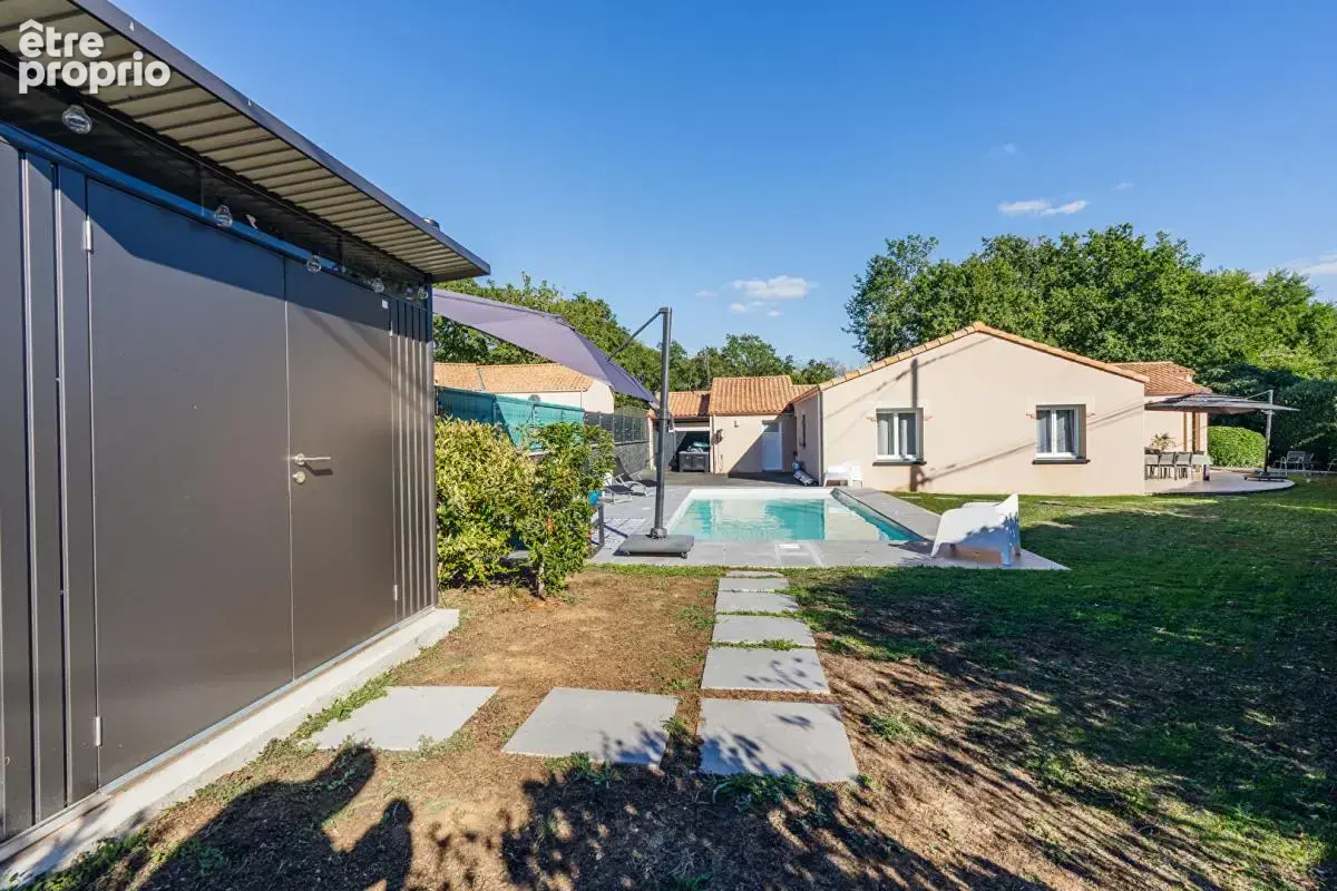 Maison Gorges 5 P . 4 Chs . 121.85 M² . T 883 M² . Garage . Piscine . Terrasses . Abri voiture - photo 3