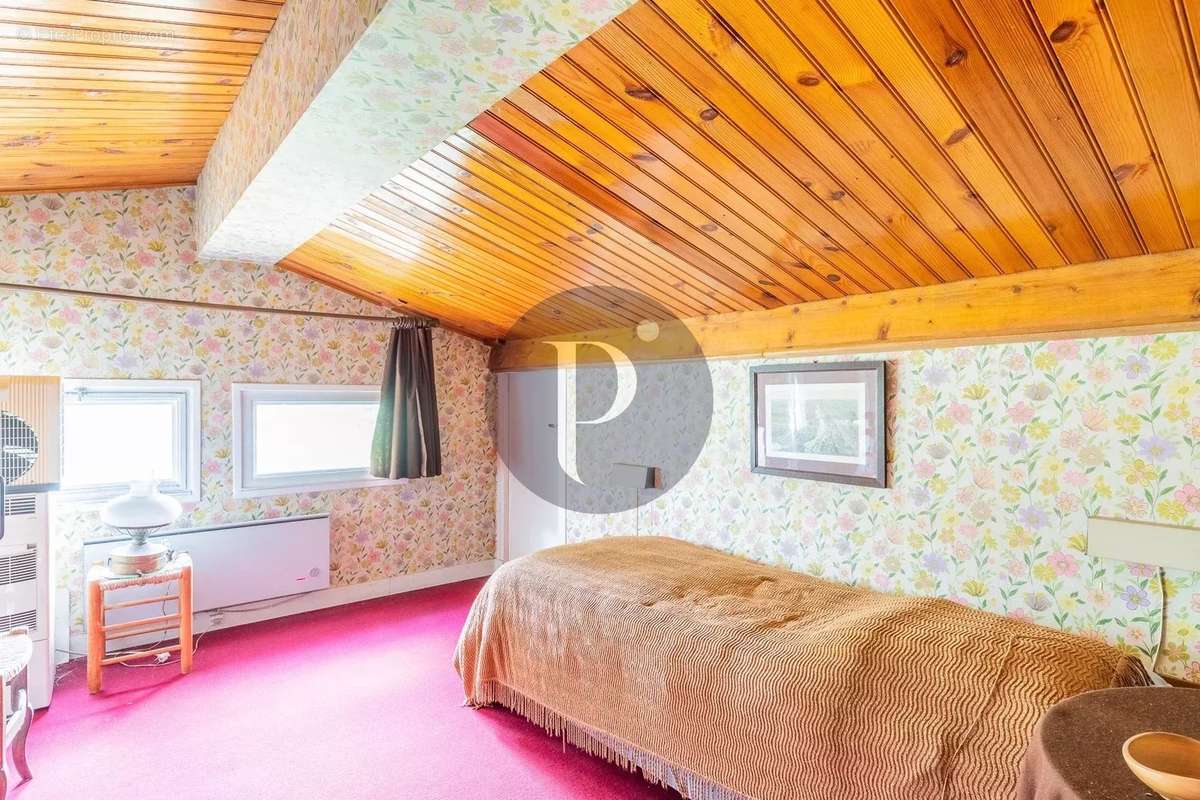 Maison à VERRIERES-LE-BUISSON