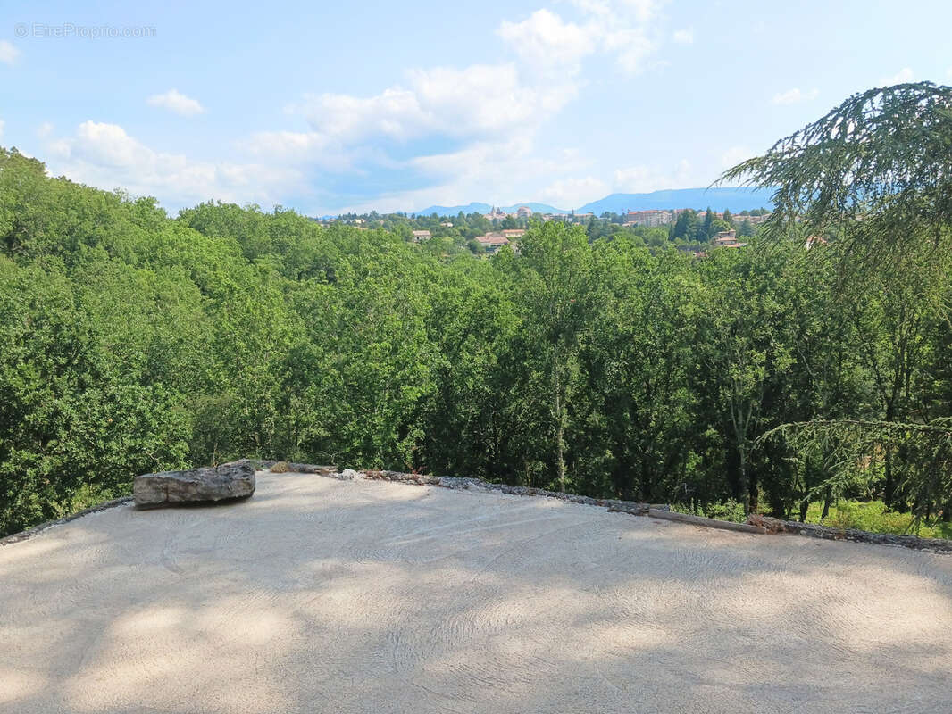 Maison à SAINT-ETIENNE-DE-FONTBELLON