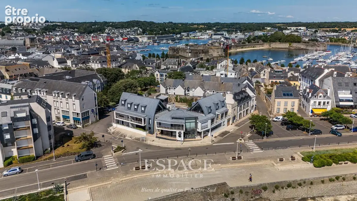 Face à la mer, au centre-ville de Concarneau - grand 2 pièces avec terrasse, parking et cave - photo 2
