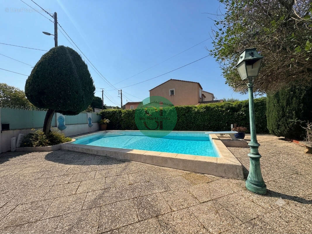 Grande maison familiale de 161 m2 avec piscine sur un terrain arboré de 1 000 m2 - photo 2