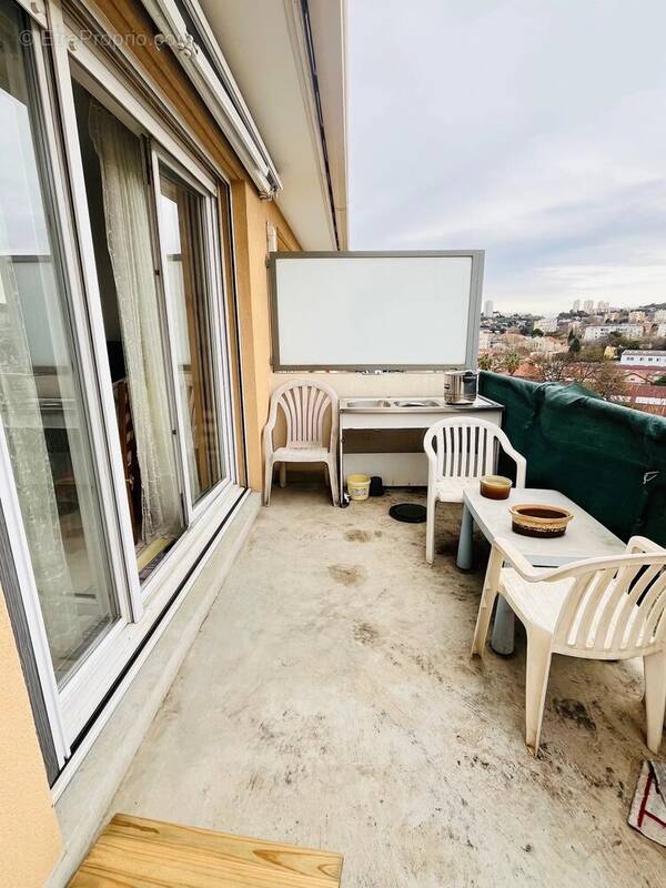 Appartement à MARSEILLE-15E