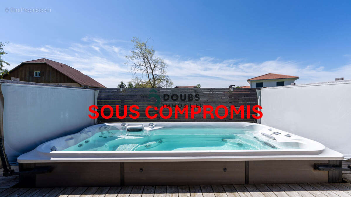 Maison à PLAIMBOIS-DU-MIROIR